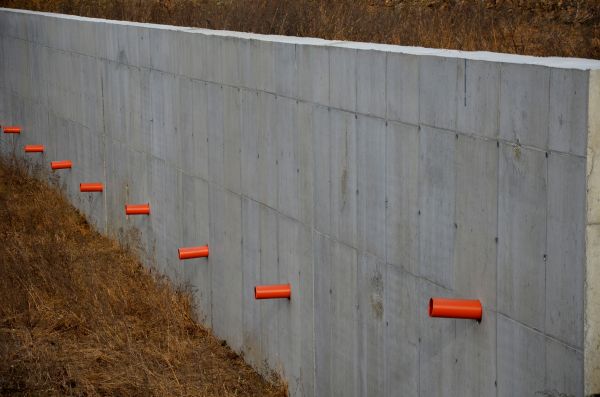 Cost of Retaining Wall Drainage in Sun City West